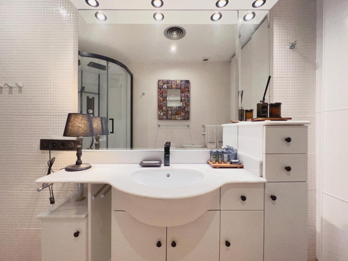 Stay U-Nique Apartments Urquinaona Barcelona Zewnętrze zdjęcie
