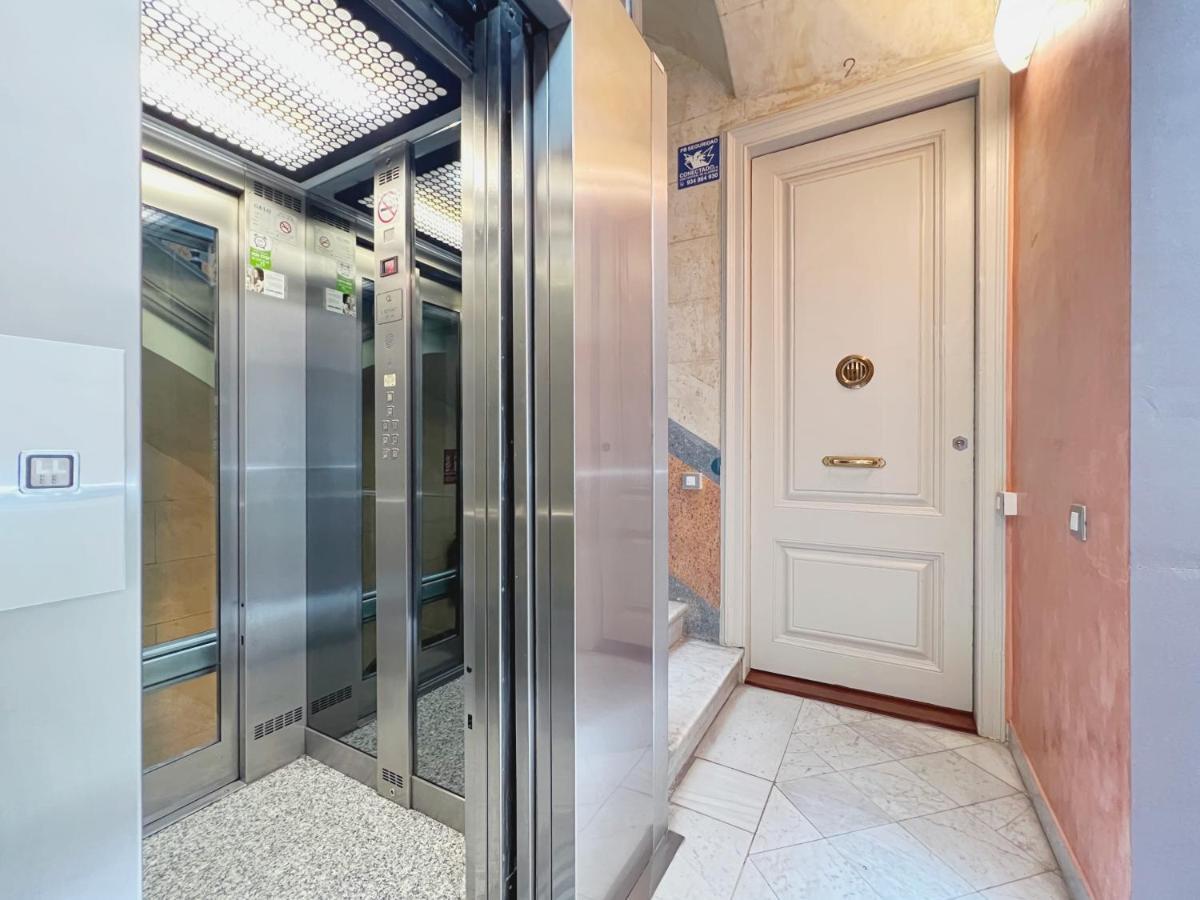Stay U-Nique Apartments Urquinaona Barcelona Zewnętrze zdjęcie