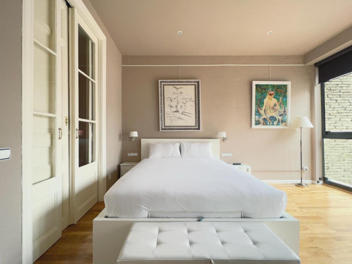 Stay U-Nique Apartments Urquinaona Barcelona Zewnętrze zdjęcie